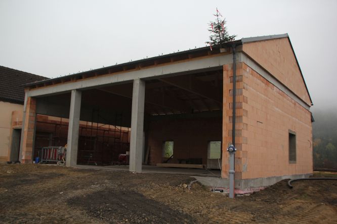 Fortschritte beim Bau des neuen FF-Hauses und Veranstaltungszentrums in Geyersberg
