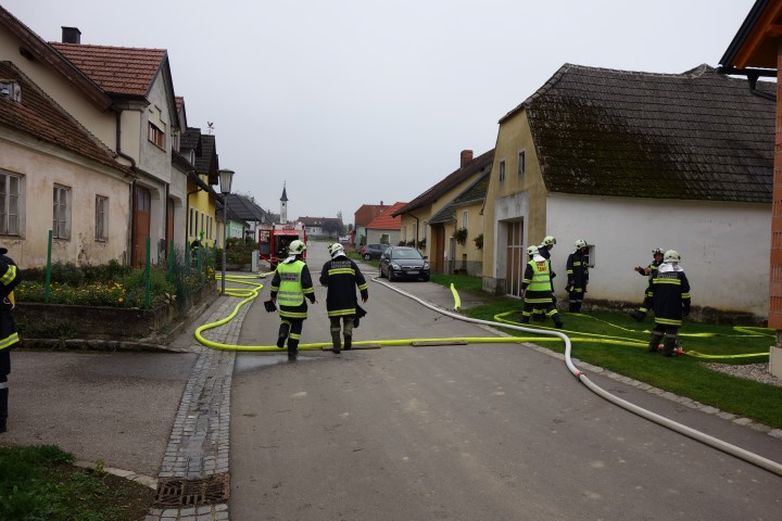 Feuerwehrübergreifende Gesamtübung unter realitätsnahen Bedingungen
