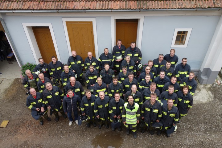 Feuerwehrübergreifende Gesamtübung unter realitätsnahen Bedingungen