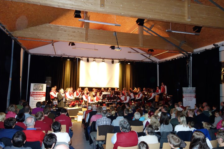 Konzert der Dunkelsteiner Blasmusik im VAZ Geyersberg