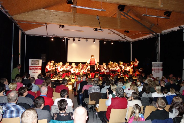 Konzert der Dunkelsteiner Blasmusik im VAZ Geyersberg