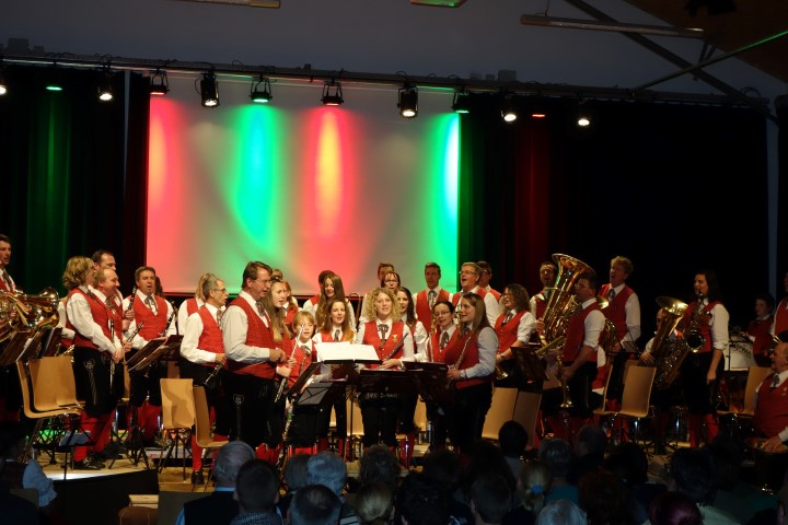 Konzert der Dunkelsteiner Blasmusik im VAZ Geyersberg