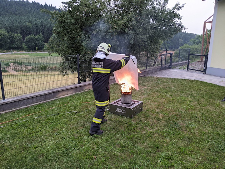 Gruppenübung am 13. Juli 2021 zum Thema Feuerlöscher