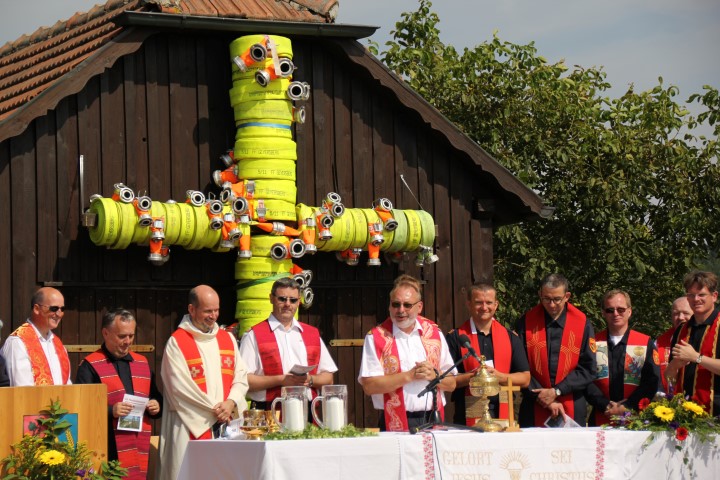 Feuerwehren beten für Unversehrtheit bei Einsätzen