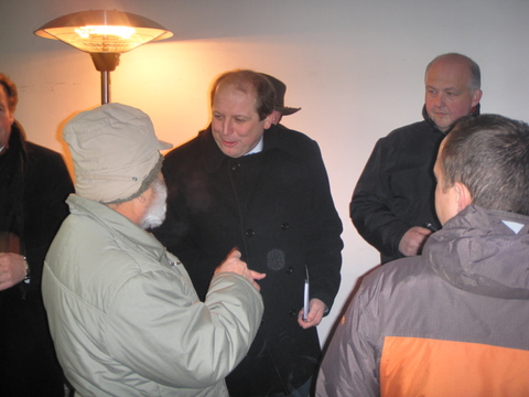 Bilder vom caritativem Glühweinstand am 18.12.2010