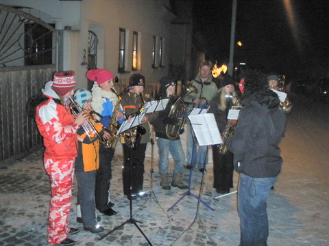 Bilder vom caritativem Glühweinstand am 18.12.2010